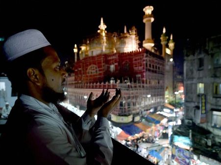 കേരളത്തില്‍ ചെറിയ പെരുന്നാള്‍ വ്യാഴാഴ്ച എന്ന് ഖാസിമാര്‍; നമസ്‌കാരം വീട്ടില്‍ നിര്‍വഹിക്കണം