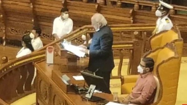 കേന്ദ്ര സര്‍ക്കാരിനെ വിമര്‍ശിച്ച് ഗവര്‍ണര്‍; സംസ്ഥാനത്തിന്റെ ആവശ്യം അംഗീകരിക്കുന്നില്ല, അനുചിതം