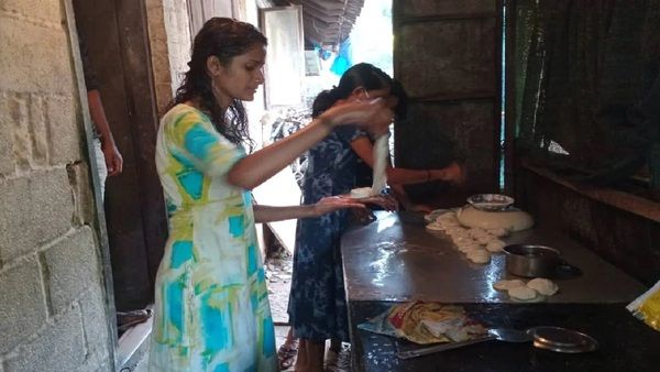 ചില്ലറക്കാരിയല്ല അനശ്വര, പൊറോട്ടയടിക്കാരിയാണ്, ഒപ്പം നിയമവിദ്യാര്‍ത്ഥിനിയും, വൈറലായി വീഡിയോ