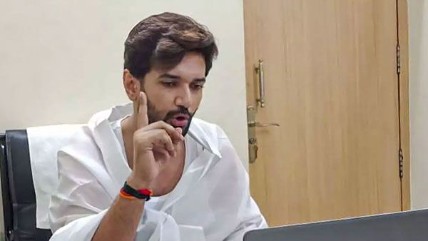 എല്‍ജെപി പിടിക്കാന്‍ നീക്കം, ബീഹാറില്‍ പുതിയ അധ്യക്ഷനുമായി ചിരാഗ്, പാര്‍ട്ടി പിളര്‍ത്തുന്നത് നിതീഷ്?