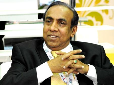 കൊവിഡ് ദുരിതമനുഭവിക്കുന്നവർക്ക് 15 കോടിയുടെ കൈത്താങ്ങുമായി രവി പിള്ള, പ്രവാസികൾക്ക് 5 കോടി