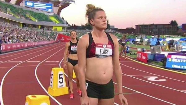 നാലര മാസം ഗർഭിണി; ഒളിംപിക് സ്വപ്നവുമായി ലിൻഡ്‌സെ ഫ്ലാഷ് ട്രാക്കിലിറങ്ങിയത് കുഞ്ഞ് ജീവനെയും വയറ്റിലിട്ട്