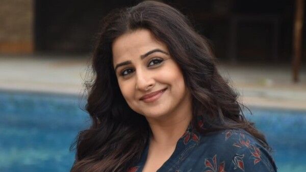 ആദ്യ ശമ്പളം വെറും 500 രൂപ, ജോലി മരത്തില്‍ ചാരി നിന്ന് ചിരിക്കുക, അനുഭവം പറഞ്ഞ് വിദ്യാ ബാലന്‍