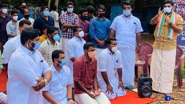 എൻഡോസൾഫാൻ ദുരിതബാധിതർ സമരത്തിൽ, സർക്കാരിനെതിരെ വിടി ബൽറാം