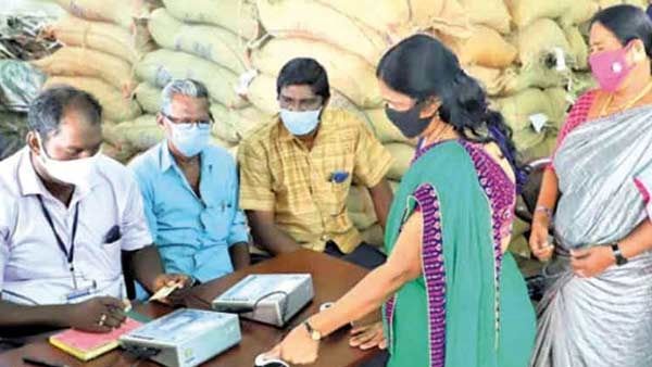 'സഞ്ചിയിൽ നിന്നും പേഴ്സിലേക്ക്.. സ്മാര്‍ട്ടായി റേഷന്‍കാര്‍ഡ്';എങ്ങനെ അപേക്ഷിക്കാം..അറിയാം