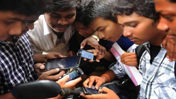 വെബ്‌സൈറ്റുകള്‍ നിശ്ചലമായി; എസ്എസ്എല്‍സി ഫലം അറിയാനാവാതെ വിദ്യാര്‍ത്ഥികള്‍