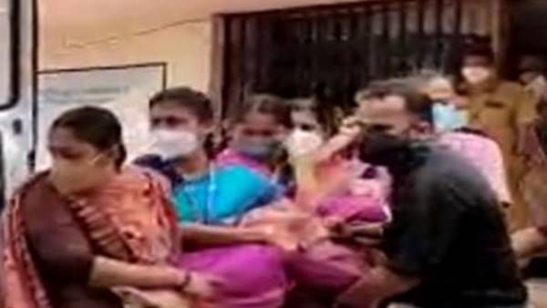 കുന്നംകുളം നഗരസഭ യോഗത്തില്‍ കയ്യാങ്കളി; വനിത കൗണ്‍സിലര്‍ കുഴഞ്ഞു വീണു