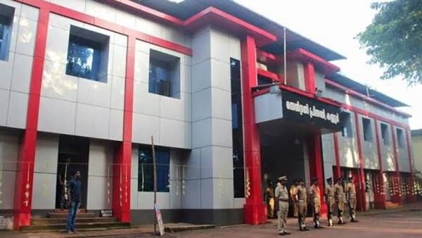 ഗുണ്ടാസംഘങ്ങളുടെ അതിക്രമം: കണ്ണൂര്‍ സെന്‍ട്രല്‍ ജയിലില്‍ ജയില്‍ ജീവനക്കാര്‍ക്കും മര്‍ദ്ദനമേറ്റു