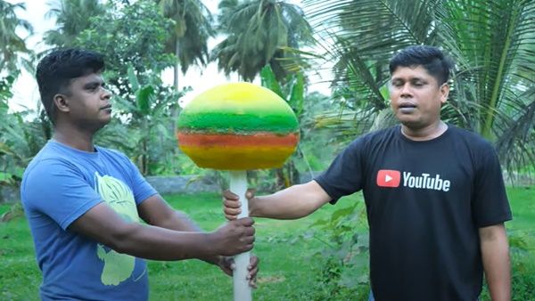 ഭാരം 25 കിലോ ഗ്രാം; ഭീമൻ ലോലിപോപ്പുമായി ഫിറോസ് ചുട്ടിപ്പാറ, ഇതെന്ത് കാഴ്ചയെന്ന് പ്രേക്ഷകർ