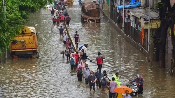 മഹാരാഷ്ട്രയിലെ റായ്ഗഡിൽ മണ്ണിടിച്ചിലിൽ 36 മരണം: 30 പേർ കുടുങ്ങിക്കിടക്കുന്നു, മുംബൈയിൽ കനത്ത മഴ തുടരുന്നു