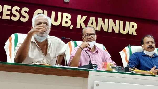 തകർച്ചയിൽ നിന്നും രക്ഷനേടാൻ അന്തിമ സമരത്തിന് ബസ് ഉടമകൾ: കളക്ടറേറ്റിന് മുൻപിൽ ഉപവാസ സമരം