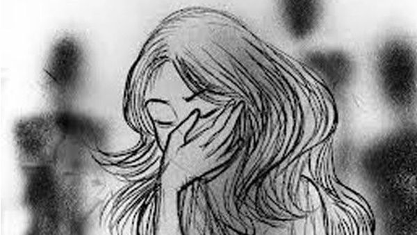 രാത്രിയിൽ ഫോണിൽ വിളിച്ച് അശ്ലീലച്ചുവയോടെ സംസാരിക്കും: പോക്സോ കേസിൽ അറസ്റ്റിലായ അധ്യാപകനെതിരെ കൂടുതൽ പരാതി