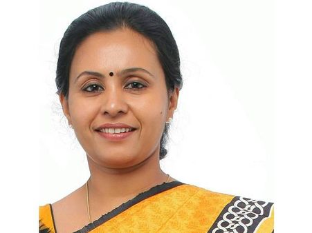 വാക്സിന്‍ സര്‍ട്ടിഫിക്കറ്റില്‍ പ്രവാസികള്‍ ബുദ്ധിമുട്ട് നേരിടുന്നു; കേന്ദ്ര മന്ത്രിക്ക് കത്തയച്ച് വീണ ജോർജ്
