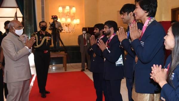 ടോക്കിയോയില്‍ ഇന്ത്യയുടെ കീര്‍ത്തി ഉയര്‍ത്തി; ഒളിംപിക്‌സ് കായിക താരങ്ങള്‍ക്ക് രാഷ്ട്രപതിയുടെ ചായസല്‍ക്കാരം