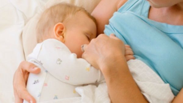 യുവതിക്ക് കക്ഷത്തിൽ നിന്ന് മുലപാൽ? അപൂർവ്വ അവസ്ഥയ്ക്ക് കാരണം...