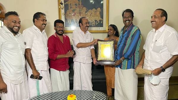 'എന്തെങ്കിലും കെണിയാവും എന്നാണ് കരുതിയത്'; വിഡി സതീശന്റെ സന്ദര്‍ശനത്തെ കുറിച്ച് സലീം കുമാര്‍