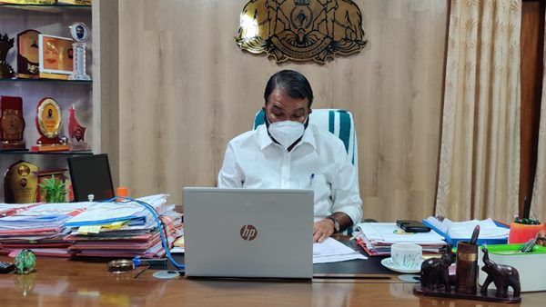 സ്കൂൾ തുറക്കൽ; അധ്യാപക - യുവജന സംഘടനകളുമായി ചർച്ച നടത്തി വിദ്യാഭ്യാസമന്ത്രി