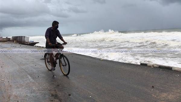 ഗുലാബ് ചുഴലിക്കാറ്റ്: ആന്ധ്രപ്രദേശില്‍ രണ്ട് മത്സ്യത്തൊഴിലാളികൾ മരണപ്പെട്ടു, രണ്ട് പേരെ രക്ഷപ്പെടുത്തി