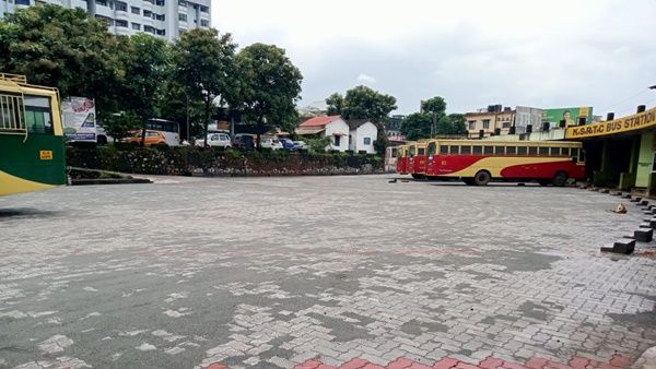കെഎസ്ആര്‍ടിസി ബസ് സ്റ്റാന്‍ഡ് നവീകരണം മന്ദഗതിയില്‍: ദുരിതം പേറി യാത്രക്കാരും ജീവനക്കാരും