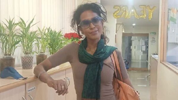 തെരുവുനായക്ക് തീറ്റകൊടുത്തു, വിദേശ വനിതയ്‌ക്കെതിരെ അയല്‍വാസിയുടെ അക്രമണം, ഒടുവില്‍ സംഭവിച്ചത്