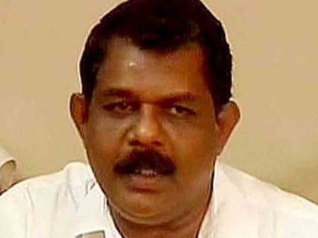 ദുരിതാശ്വാസ പ്രവര്‍ത്തനങ്ങള്‍ക്ക് കെഎസ്ആര്‍ടിസി തയ്യാര്‍; ആര്‍ടിഒമാരും ഒപ്പം സഹായിക്കണം: മന്ത്രി