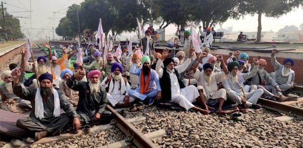 ഇത് മറ്റൊരു സ്വാതന്ത്ര സമരം; ട്രെയിന്‍ തടയല്‍ സമരം വിജയിച്ചുവെന്ന് കര്‍ഷക നേതാക്കള്‍