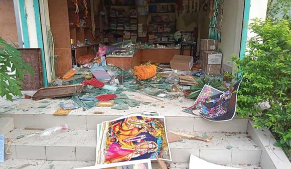 ദസറ ആഘോഷത്തിനിടെ ക്ഷേത്രം തകര്‍ത്ത സംഭവം; ബംഗ്ലാദേശില്‍ 20 വീടുകള്‍ കത്തിച്ചു