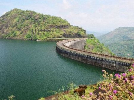 'മോനേ ഇതിനെക്കാള്‍ ഭയാനകമായിരുന്നു അന്ന്'; ഡാം തുറക്കുന്നത് കാണാന്‍ ആ അച്ഛനും മകനുമെത്തി