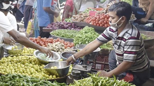 തക്കാളിക്ക് പകരം പുളി ഉപയോഗിക്കേണ്ടി വരുമോ, കുതിച്ചുയര്‍ന്ന് പച്ചക്കറി വില