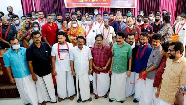 'പികെ ശശിയാണ് മണ്ണാര്‍ക്കാട്ടെ പാണക്കാട് തങ്ങള്‍': ലീഗ് വിട്ട വനിത നേതാവിന്റെ പ്രസംഗം വൈറലാവുന്നു