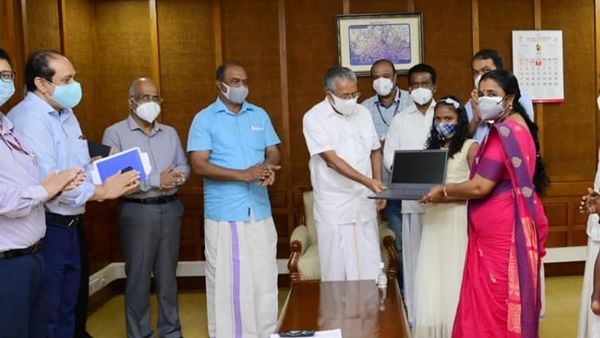 മുഴുവന്‍ പട്ടികവര്‍ഗ വിഭാഗം കുട്ടികള്‍ക്കും ലാപ്‍ടോപ്പുകള്‍: 'വിദ്യാകിരണം' പദ്ധതിക്ക് തുടക്കമായി
