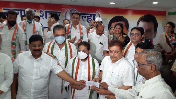 ആര്‍എസ്എസ് തട്ടകത്തില്‍ ബിജെപിക്ക് തിരിച്ചടി; പ്രമുഖ നേതാവ് കോണ്‍ഗ്രസില്‍ ചേര്‍ന്നു