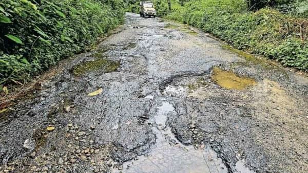 വാഗമണ്ണിലേക്ക് പൊതുമരാമത്ത് വകുപ്പ് വക ഓഫ്‌റോഡ് ട്രക്കിംഗ്; പദ്ധതി നന്നായെന്ന് സഞ്ചാരികള്‍