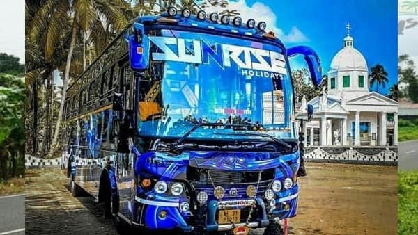 കോവിഡ്, മഴ, ശബരിമലയിലെ ഓണ്‍ലൈന്‍ ബുക്കിംഗ്; ദുരിതത്തിന്റെ ഗിയര്‍ മാറ്റാനാകാതെ ടൂറിസ്റ്റ് വാഹന മേഖല