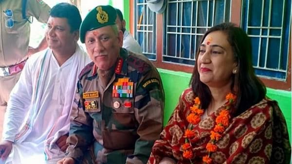 ബിപിന്‍ റാവത്തിന്റെ മൃതദേഹം നാളെ ദില്ലിയിലെത്തിക്കും, സംസ്‌കാരം കന്റോണ്‍മെന്റില്‍ വെള്ളിയാഴ്ച്ച