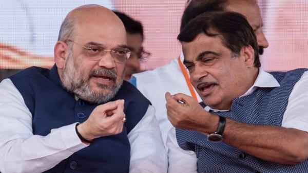 വാക്‌സിന്‍ സര്‍ട്ടിഫിക്കറ്റില്‍ അമിത്ഷായും, നിതിന്‍ ഗഡ്കരിയും; എന്താണ് സംഭവിച്ചതെന്നറിയാതെ അധികൃതര്‍