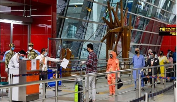 രാജ്യാന്തര യാത്രക്കാർ ശ്രദ്ധിക്കുക: ഇന്ത്യയിൽ ഇന്ന് മുതൽ ഹോം ക്വാറന്റൈൻ നിർബന്ധം; അറിയാം