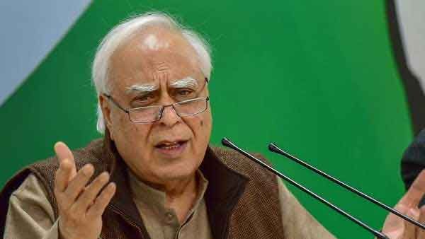 പാര്‍ട്ടിയ്ക്ക് വേണ്ടെങ്കിലും രാജ്യത്തിന് നിങ്ങളെ വേണം; ഗുലാം നബി ആസാദിനെ അഭിനന്ദിച്ച് കപില്‍ സിബല്‍