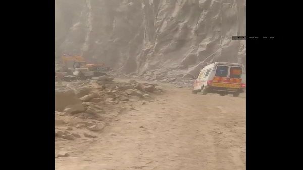 ഹരിയാനയില്‍ മണ്ണിടിച്ചില്‍; 20ഓളം പേര്‍ കുടുങ്ങിക്കിടക്കുന്നു... ദുരന്തം ഖനന മേഖലയില്‍