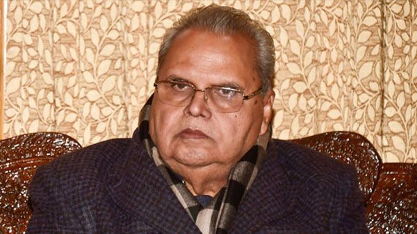 തള്ളാനും കൊള്ളാനും വയ്യ; സത്യപാല്‍ മാലികിനക്കൊണ്ട് പുലിവാല് പിടിച്ച് ബി.ജെ.പി