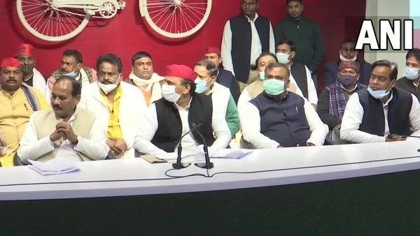 രാജിവച്ച മറ്റൊരു ബിജെപി മന്ത്രി കൂടി എസ്പിയില്‍; ഉത്തര്‍ പ്രദേശില്‍ അടിയൊഴുക്ക് ശക്തം