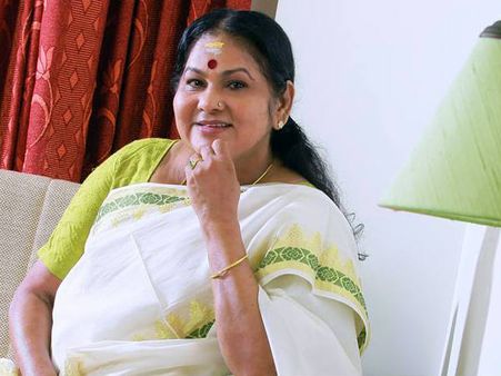 നടി കെപിഎസി ലളിത അന്തരിച്ചു,