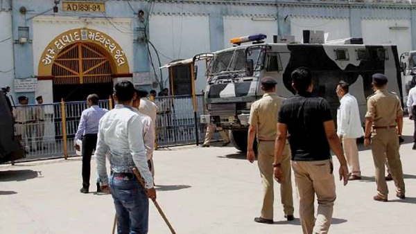 അഹമ്മദാബാദ് സ്‌ഫോടന പരമ്പര; 49 പേര്‍ കുറ്റക്കാര്‍, 28 പേരെ വെറുതെ വിട്ടു