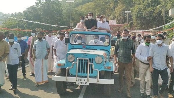 കൂട്ടുപുഴപാലം  നാടിന് സമര്‍പ്പിച്ചു: ഉദ്ഘാടന വേളയില്‍ സാക്ഷികളായി കര്‍ണാടക പ്രതിനിധികളും 