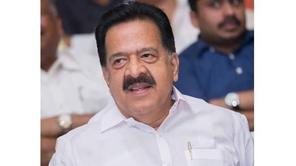 'പിണറായി വിജയൻ പല്ല് മുഴുവൻ പറിച്ചെടുത്ത ലോകായുക്തയെ പിരിച്ചു വിടുകയാണ് നല്ലത്': ചെന്നിത്തല