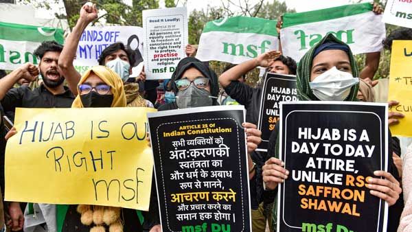 ഹിജാബ് വിവാദം കൂടുതല്‍ സംസ്ഥാനങ്ങളിലേക്ക്; സമാധാന അന്തരീക്ഷം വഷളാകുന്നു
