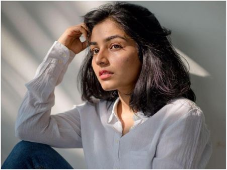 ലൈംഗിക അതിക്രമം ഇരയുടെ അഭിമാനപ്രശ്‌നമാകുന്നത് എങ്ങനെ, ചോദ്യവുമായി രജിഷ വിജയന്‍