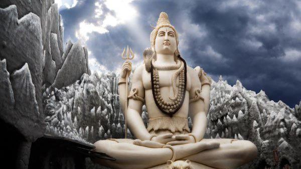 മഹാശിവരാത്രി നാളെ; വിശ്വാസവും ഐതീഹ്യവും അറിയാം, പ്രധാന പൂജകള്‍ എന്തൊക്കെ