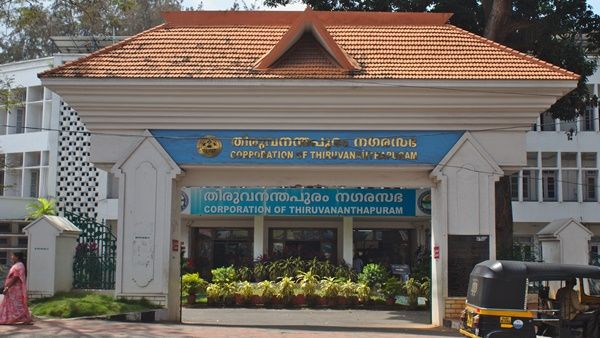 ബജറ്റ് ചർച്ചക്കിടെ ഉന്തും തള്ളും ; നാല് കൗൺസിലർമാർ ആശുപത്രിയിൽ