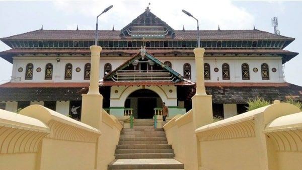 നാദാപുരം വലിയ പള്ളി സന്ദർശന അനുമതി ഇന്നത്തോടെ അവസാനിക്കും